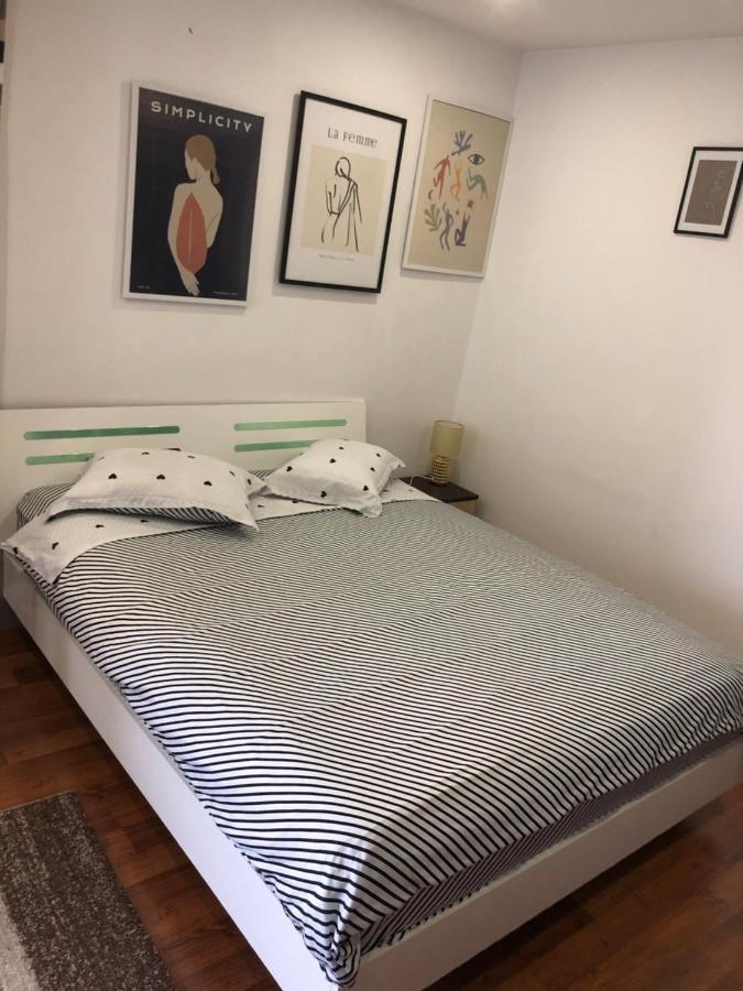 Garsoniera Relax Drumul Taberei Bucarest Esterno foto